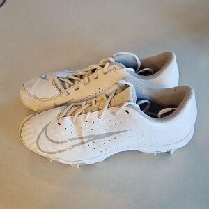 Nike White Baseball Cleats